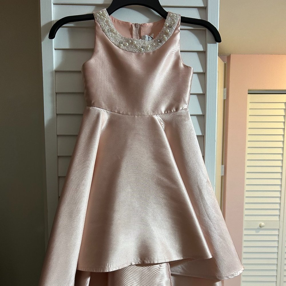Light pink dress with beads neck